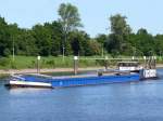 Binnenfrachtschiff EIDER, Buxtehude (04802300) die Elbe abwrts Richtung Hamburg auf dem Unteren Schleusenkanal Geesthacht; 03.06.2010
