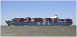 das Containerschiff  Mol Cosmos  am 30.04.2011 auf der Elbe bei Cuxhaven einlaufend.L:320m / B:32m / DWT 90466 / Bj:2008 / Flagge Panama / IMO 9388340 