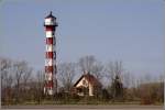 Das Oberfeuer auf der Elbinsel Krautsand ist bereits seit 1908 in Betrieb. Der Turm hat eine Hhe von 35 m. Gemeinsam mit dem Unterfeuer Krautsandt bildet es eine Richtfeuerstrecke fr die Elbe abwrts fahrende Schifffahrt. 18.04.2011