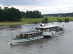 Der Elbdampfer Leipzig am Blauen Wuner in Dresden.(23.7.2011)