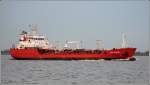 Die fast 100 m lange und 16,5 m breite STOLT RAZORBILL (IMO 9016870) ist ein Tanker fr Chemikalien und lprodukte. Sie wurde 1995 gebaut, fhrt unter britischer Flagge mit Heimathafen Cardiff und verfgt ber eine GT von 3716. Hier fhrt sie am 24.11.2007 bei Glckstadt die Elbe aufwrts.