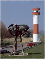 Das 20 m hohe Unterfeuer Krautsand ist seit 1978 in Betrieb. Scan eines Dias vom 30.03.2004.