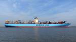  Edith Maersk  Kurs Hamburg am 18.03.2015
overall length (m): 397,70 
  overall beam (m): 56,40 
  maximum draught (m): 16,00 
 maximum TEU capacity: 15500 
     deadweight (ton): 152.800  
