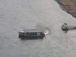 Zwei miteinander verbundene kleine Ausflugsschiffe auf der Elbe bei Kurort Rathen (von der Bastei aufgenommen); 15.01.2008  