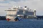 AIDAprima  , Kreuzfahrtschiff , IMO 9636955 , Indienststellung 2016 , 299,95 x 37,65m ,3250 Passagiere und ca 900 , 23.04.2016 Grünendeich