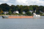 Frachtschiff 'Helt' der Vista Shipping Agency in Tallin, Estland, Flagge: Panama, Bj. 1985, elbabwärts fahrend bei Teufelsbrück, Hamburg-Othmarschen. Aufnahmedatum: 10.10.2016