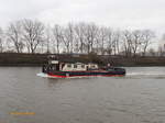 TR 33 (ENI 032200042) am 23.3.2017, Hamburg, Elbe Höhe Bubendeyufer /  Schubboot / Lüa 27,2 m, B 8,7 m, Tg 1,2 m / 2 Diesel, Volvo, TAMD-162c, ges.