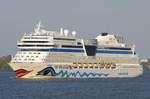 AIDAsol , Kreuzfahrtschiff , IMO 9490040 , Baujahr 2009 , 253 x 37,6m , 2686 Passagiere , 11.05.2017 Grünendeich 