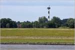 Der 59 m hohe Leuchtturm Altenbruch Oberfeuer ist seit 1971 in Betrieb. 04.07.2017