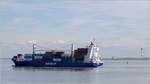 Die 2005 gebaute HELGAFELL (IMO 9306017) am 06.07.2017 auf der Elbe in Höhe der Leuchttürme Balje. Sie ist 137,53 m lang und 21,30 m breit, hat eine GT/BRZ von 8.830, eine DWT von 11.143 t und eine Kapazität von 908 TEU. Heimathafen ist Torshavn (Färöer).
