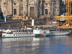 Das Raddampfschiff  Dresden  im April 2018 vor Anker in Dresden.