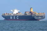 MSC PERLE , Containerschiff , IMO 9503732 , Baujahr 2013 , 13102 TEU , 366m × 48.2m ,  bei der Alten Liebe Cuxhaven am 06.09.2018 