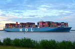 MOL TRIBUTE , Containerschiff , IMO 9769295 , 20170 TEU , Baujahr 2017 , 400 x 58.8 m , Grünendeich , 10.06.2020