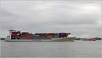 Das 168 m lange Containerschiff VERA RAMBOW (IMO 9432220) begegnet auf ihrem Weg nach Hamburg der 56 m langen HALUNDER JET (IMO 9825295) auf ihrem Weg nach Helgoland. Stadersand, 07.09.2020