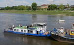 Schubboot DOMARIN 10,Vilshofen, ENI 05801390, ex SCH 2523, mit Leichter Domarin 5 auf der Elbe in Dresden; 31.05.2021  