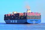 HMM DUBLIN , Containerschiff , IMO 9863314 , 399.9 x 61 m , Baujahr 2020 , 23964  TEU , 20.04.2022 , Cuxhaven