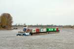 Schubboot  SCH 2334  (05604450 , 14,08 x 8,15m)  schob am 31.03.2022  zwei je 65m lange Leichter auf der  ELBE  bei Hoopte / km 599 / Zollenspieker zu Berg.