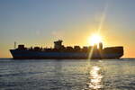MAJESTIC MAERSK , Containerschiff , IMO 9619919 , Baujahr 2013 , 399 x 59 m , 18270 TEU , 07.04.2025 , Cuxhaven - Alte Liebe , 