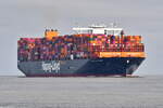 HANOI EXPRESS , Containerschiff , IMO 9540132 , Baujahr 2023 , 399.9 x 61 m , 23660 TEU , Cuxhaven - Alte Liebe , 08.04.2025 , 