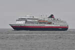 OTTO SVERDRUP , Passagierschiff , IMO 9231951 , 139 x 26 m , Baujahr 2002 , Cuxhaven - Alte Liebe , 11.04.2025 ,