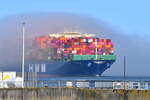 HMM NUR , Containerschiff , IMO 9869162 , Baujahr  2021 , 366 x 51 m , 16010 TEU , Cuxhaven - Alte Liebe , 12.04.2025 , 