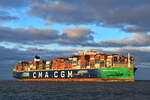 CMA CGM TROCADERO , Containerschiff , IMO 9839167 , Baujahr 2021 , 399,9 x 62 m , 23104 TEU , Cuxhaven , Alte Liebe , 24.12.2025 , 