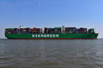 EVER GLOBE , Containerschiff , IMO 9786841 , Baujahr 2019 , 399 x 59 m , 20388 TEU , 15.04.2026 , Alte Liebe Cuxhaven