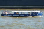 Barkasse TOKYO (ENI 05108800) der Maritime Circle Line f�hrt am 18.08.2025 auf der Elbe bei Hamburg.