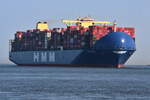 HMM HAMBURG  , Containerschiff , IMO 9863338 , Baujahr 2020 , 400 x 61 m , 23964 TEU , 26.05.2026 , Cuxhaven-Alte Liebe