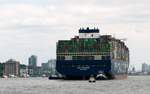 CMA CGM SEINE  (IMO 9987196 , 399,9 x 61,3m)  am 23.07.2026 im Wendebereich auf der  ELBE  im Hafen Hamburg , einlaufend.