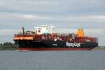 SINGAPORE EXPRESS  (IMO 9543093 , 399,9 x 61m) auslaufend Hamburg am 11.09.2026 auf der  ELBE  zu Tal H�he Wedel.