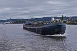 Gtermotorschiff CARACAS, ENI 02327055, unterwegs zu Berg auf der Maas in Lttich.