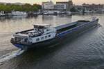 LOURENS SR;  GMS; ENI 02205025; L 85 m; B 9,50 m; 1781 t; BJ 1980, zu Tal in Maastricht auf der Maas. 18.09.2025 
Gebaut in der Werft Gebr. Niestern in Delzijl (NL); Eigner Buijs Heuvelman Vof, in Nieuw Lekkerland. Ex Namen Wendy / Egbert Sr / Oase.