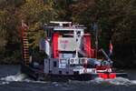 SAMI; SCHUBBOOT; ENI 02103930; L 22,40 m; B 5,40 m; bj 1938; Unterwegs auf der Maas zu Tal in Richtung Maastricht. 10.2025
Gebaut als Schlepper; 1977 umgebaut als Schubboot; Gebaut unter der NR 313 in der Bau Werft: Gebr. Wieman Werft in Brandenburg ...