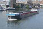 GMS BATTENOORD, ENI 02328815, L 105 m, B 10,50 m, 2815 t, auf der Maas zu Berg in Maastricht.