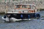 Motorboot ANNE, f�hrt auf der Maas an Maastricht vorbei. 09.2026