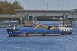 GMS CHRISTINA, ENI 06002466, BJ 1964, L 55,10 m; B 6,65 m; 698 t;  Bauwerft: R. Huisman in Rohel (NL), ex Name Maria Geertruida, wendet auf der Maas in Maastricht um am Kai anzulegen. Gemeldet in Nieuw Lekkerland (NL). 10.2026