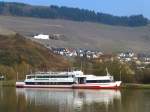 Deutschland, Rheinland-Pfalz, Passagierschiff  Stadt Saarburg  bei Ockfen auf der Saar.