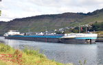 Ronny-O Binnen-Frachtschiff auf der Mosel hat gerade die Schleuse bei Sankt Aldegund am 13.10.16.