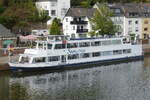 Fahrgastschiff SAARSTERN, Baujahr 1972, ENI 04604720. an der Liegestelle in Saarburg, 27.09.2026