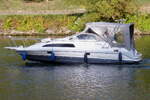 Motorboot Typ BAYLINER CIERA auf der Mosel bei Cochem am 02.10.2026.