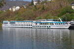 KGFS RHEIN PRINZESSIN, Reederei JPR Waterways AG Schweiz, ENI 07001251, Flagge: Schweiz. Gebaut auf der Schiffswerft in Grave, Niederlande wurde sie 1998 als Rhine Symphony f�r die amerikanische Gesellschaft Grand Circle Cruises in Dienst gestellt. Am Moselufer bei Cochem am 02.10.2026.