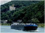 Tanker  LEONIE DEYMANN  aufgenommen bei Knigsbach mit dem Schloss Stolzenfels im Hintergrund am 24.06.2011. Schiffsdaten: BJ 2005, Immo 04804360, L 109,80 m, B 11,40 m, T 2989.