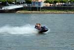 Yamaha Jetski düst mit voller Pulle über den Rhein bei Königswinter - 31.05.2014