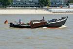 Historischer Frachtkahn  Parraban  auf dem Rhein in Köln - 31.07.2014