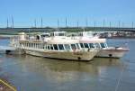 FGS  Asbach  und FGS  Loreley  als Päckchen am Rheinufer in Bonn - 08.03.2015