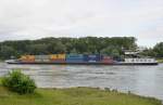 ,,Donata“  Containerschiff auf dem Rhein bei Germersheim am 09.06.2015, Heimathafen Terneuzen.