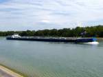 TMS  Edgar Jaeger  rheinaufwrts vor Basel, Baujahr 1978, Tonnage 2470t, L= 109m, der Tanker fhrt unter deutscher Flagge, Aug.2015