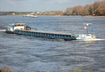 GMS  Tora-Zo  auf dem Rhein bei Widdig - 28.11.2015