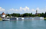 KFGS  Viking Alruna  festgemacht am Rheinufer in Kehl, 2016 auf der Neptunwerft/Rostock gebaut, Heimathafen Basel/Schweiz, 135m lang, 2x1550PS, 190 Passagiere, Aug.2016